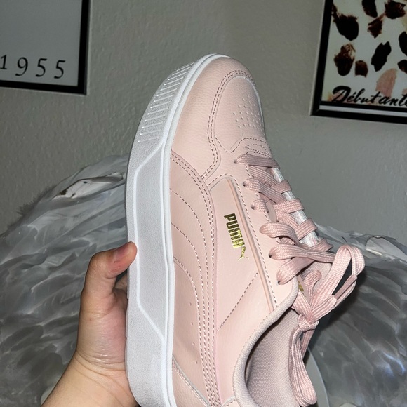 Gifted wrong size not able to return…NWT never worn - Picture 3 of 4